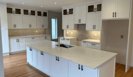 cuisine-haut-de-gamme-blanche-laval